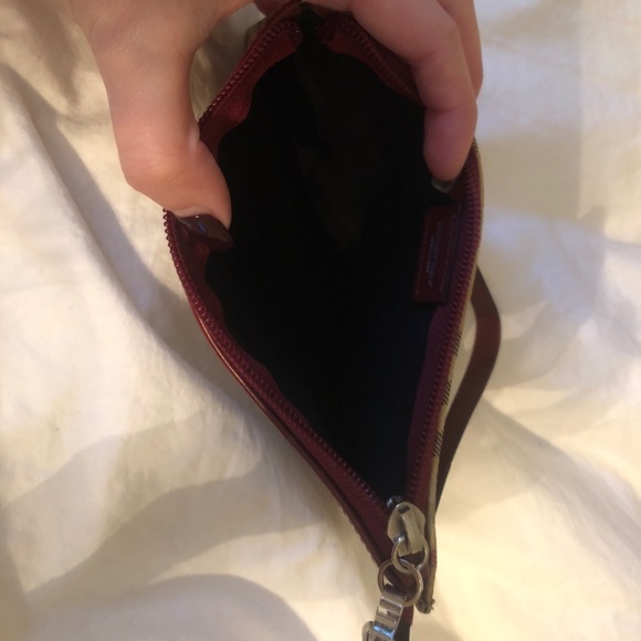 Authentic Burberry Wristlet - Picture 4 of 14